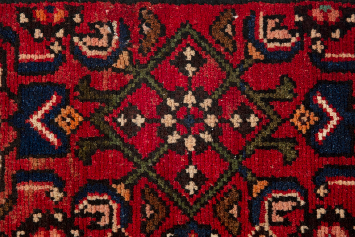 CAN_4051 - 2'4" x 7'5"