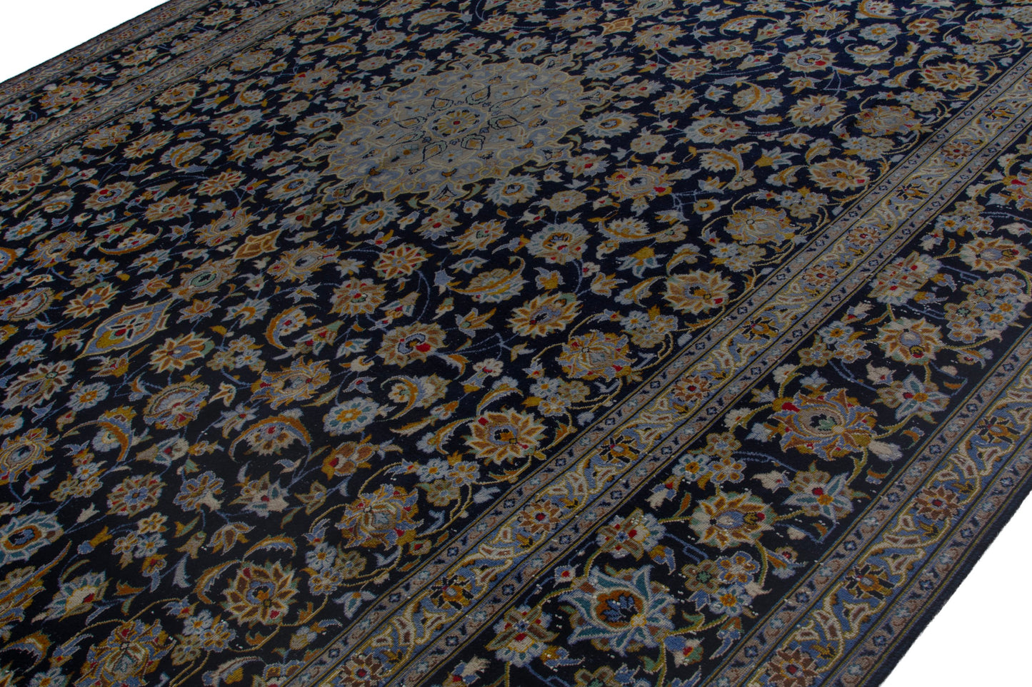 CAN_4084 - 10'2" x 16'5"