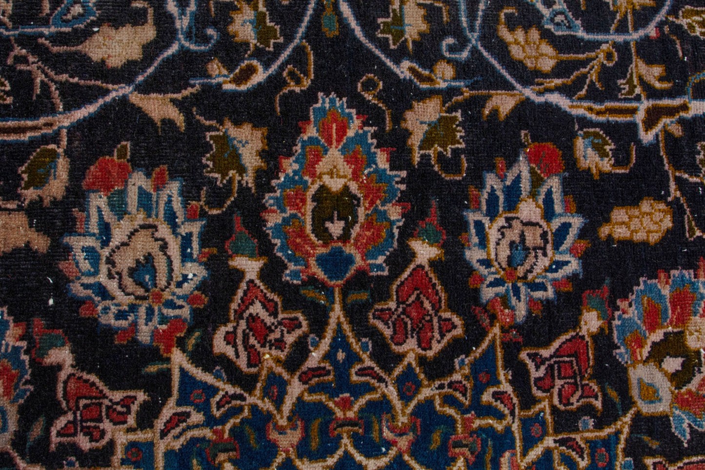 CAN_4102 - 7'1" x 10'4"