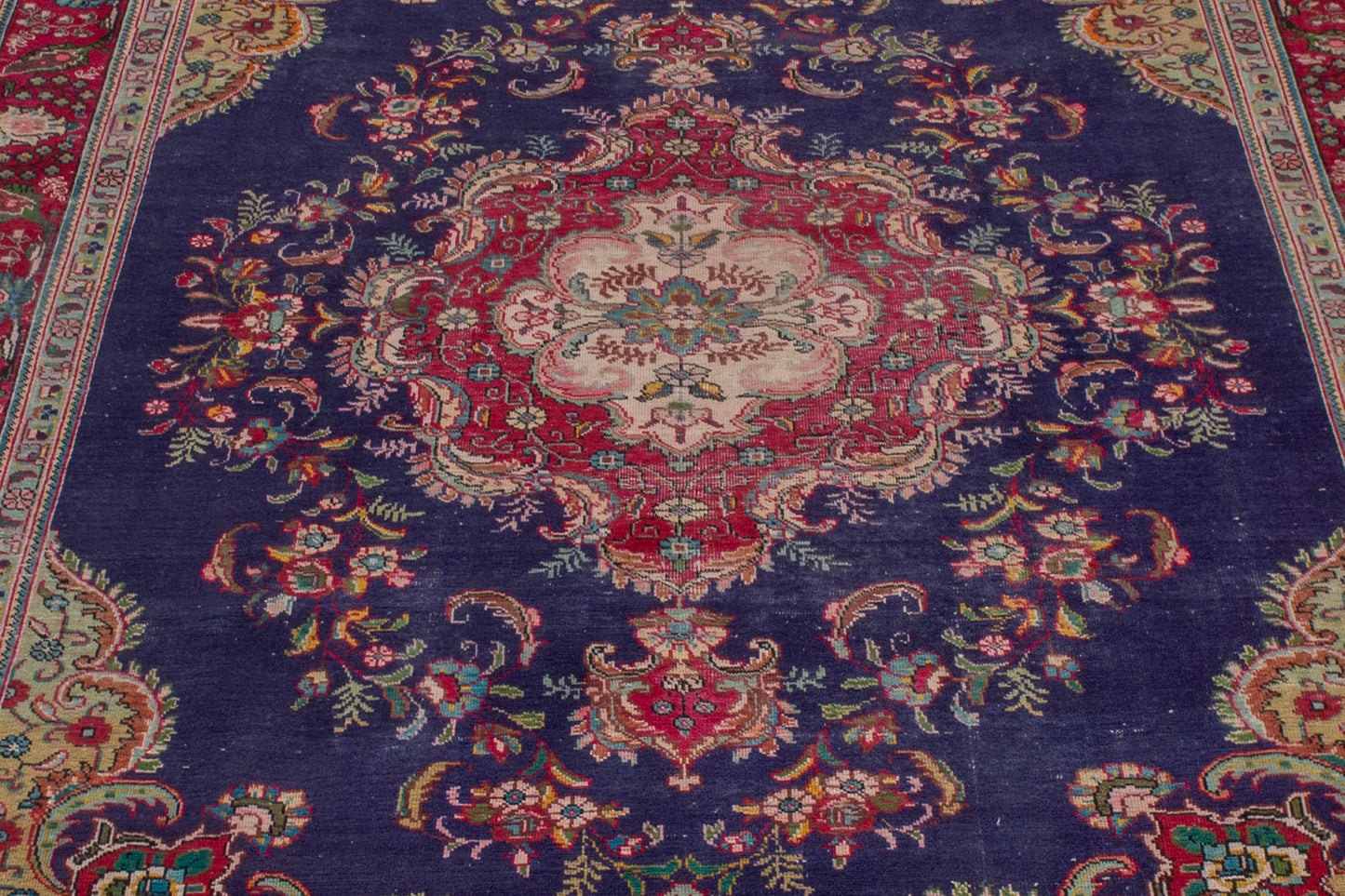 CAN_4152 - 7'6" x 10'3"