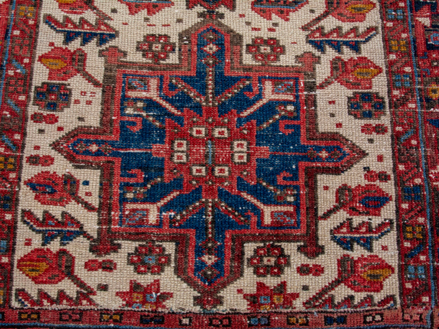 CAN_4310 - 2'8" x 7'5"