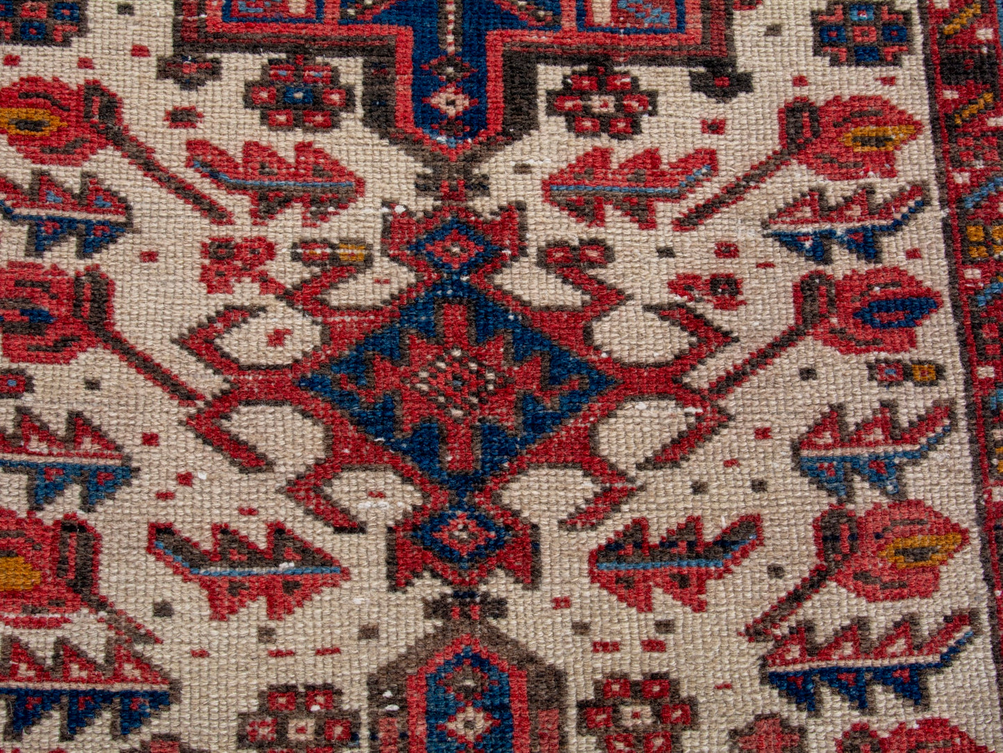 CAN_4310 - 2'8" x 7'5"