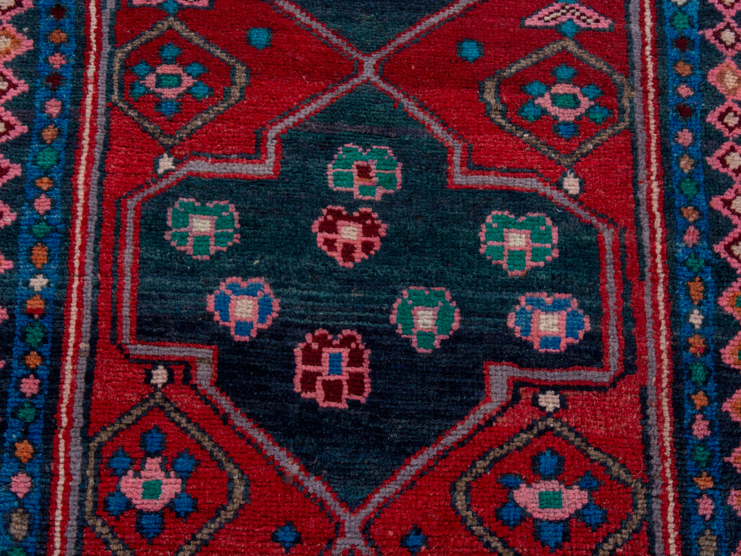 CAN_4318 - 2'7" x 12'2"