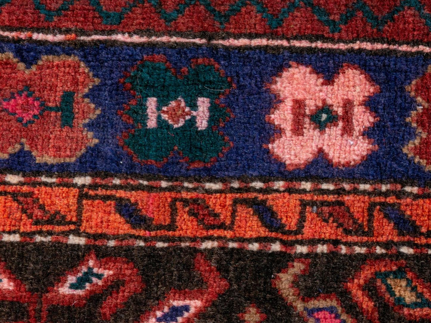 CAN_4332 - 3'7" x 8'4"