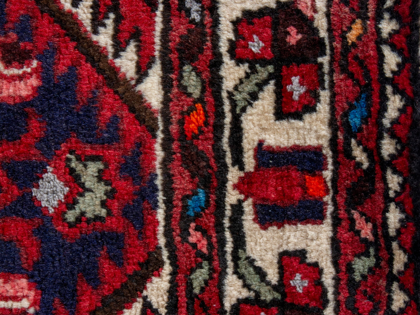 CAN_4337 - 3'7" x 10'3"