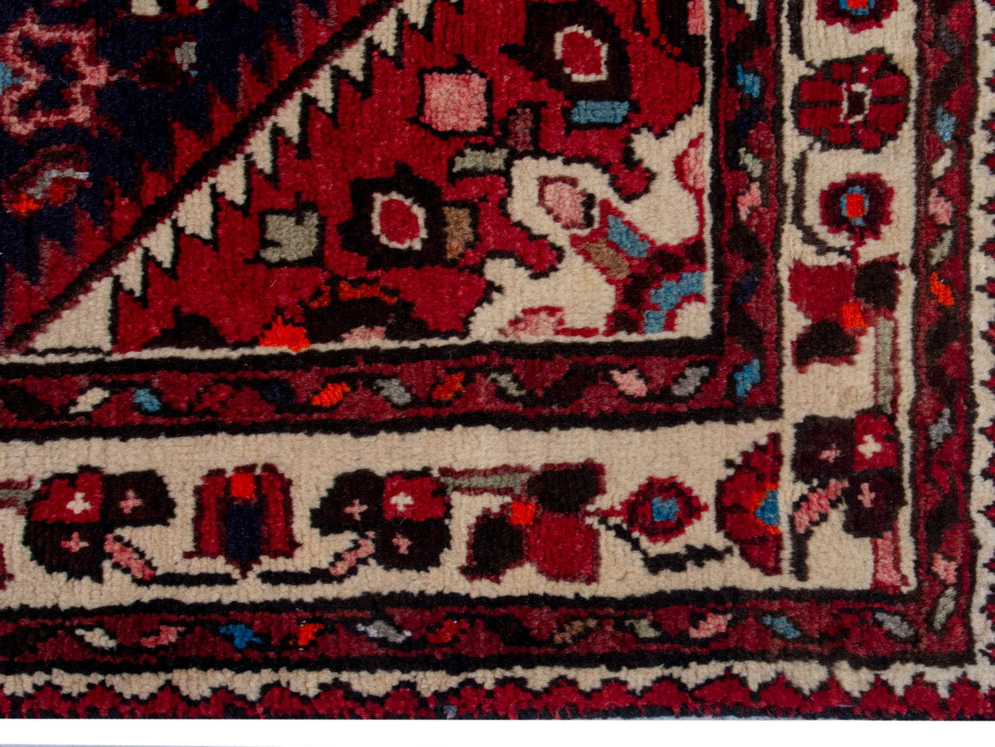 CAN_4337 - 3'7" x 10'3"