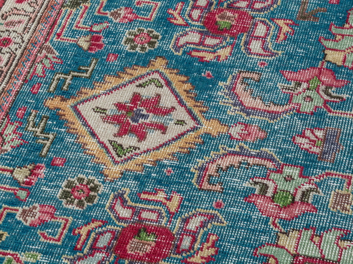 CAN_4386 - 7'10" x 11'2"