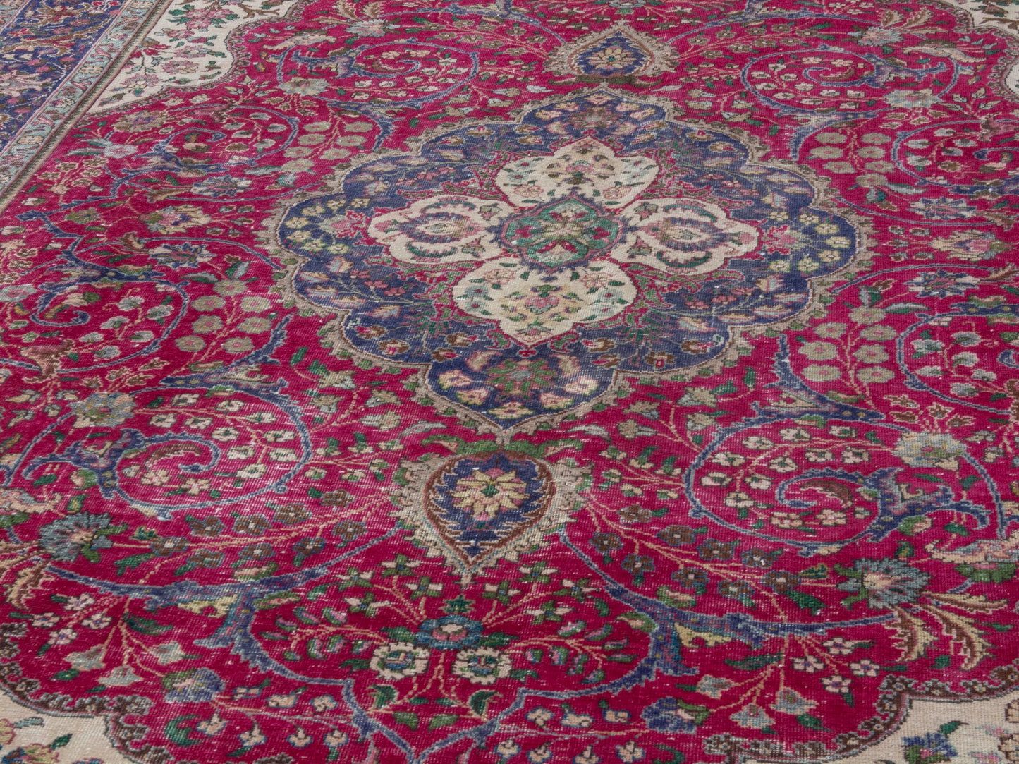 CAN_4388 - 8' x 11'4"