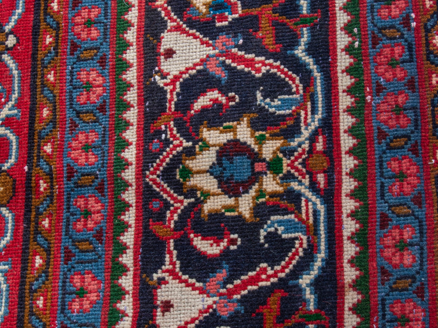 CAN_4395 - 12' x 13'7"