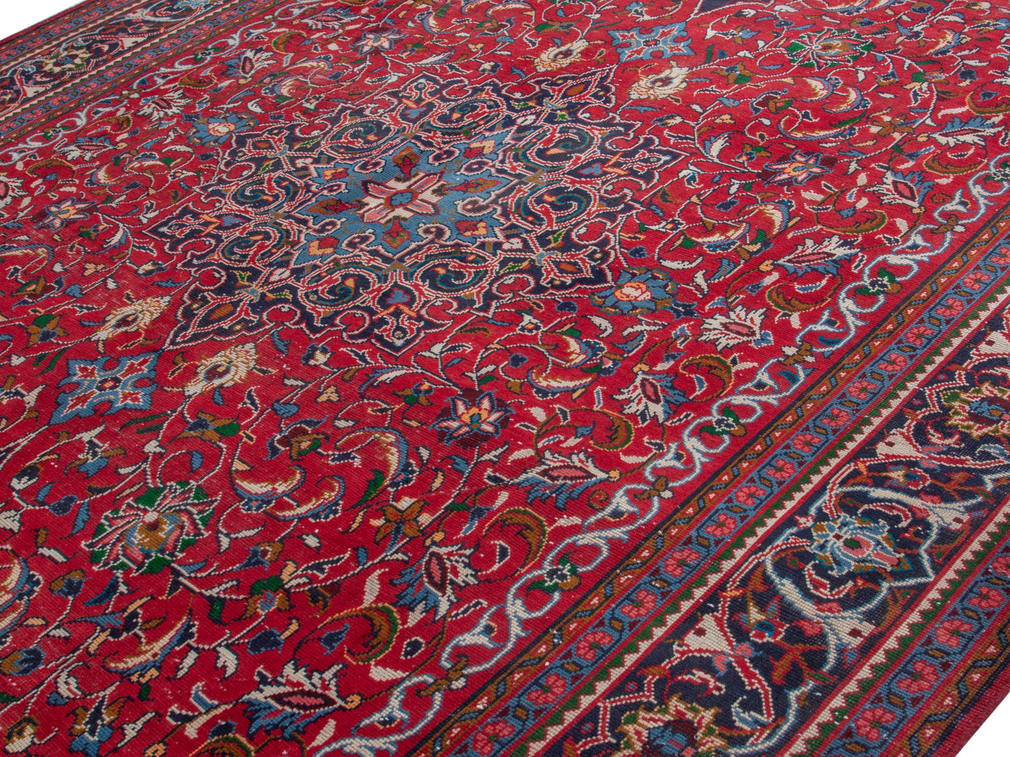 CAN_4395 - 12' x 13'7"