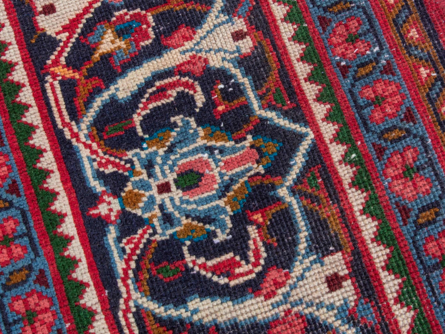 CAN_4395 - 12' x 13'7"