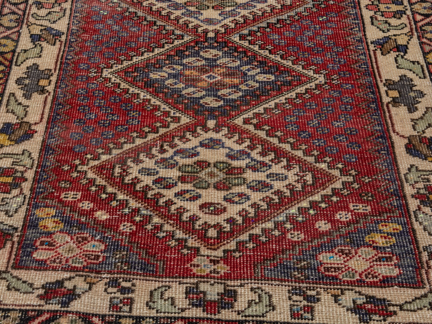 CAN_4605 - 3'3" x 5'1"