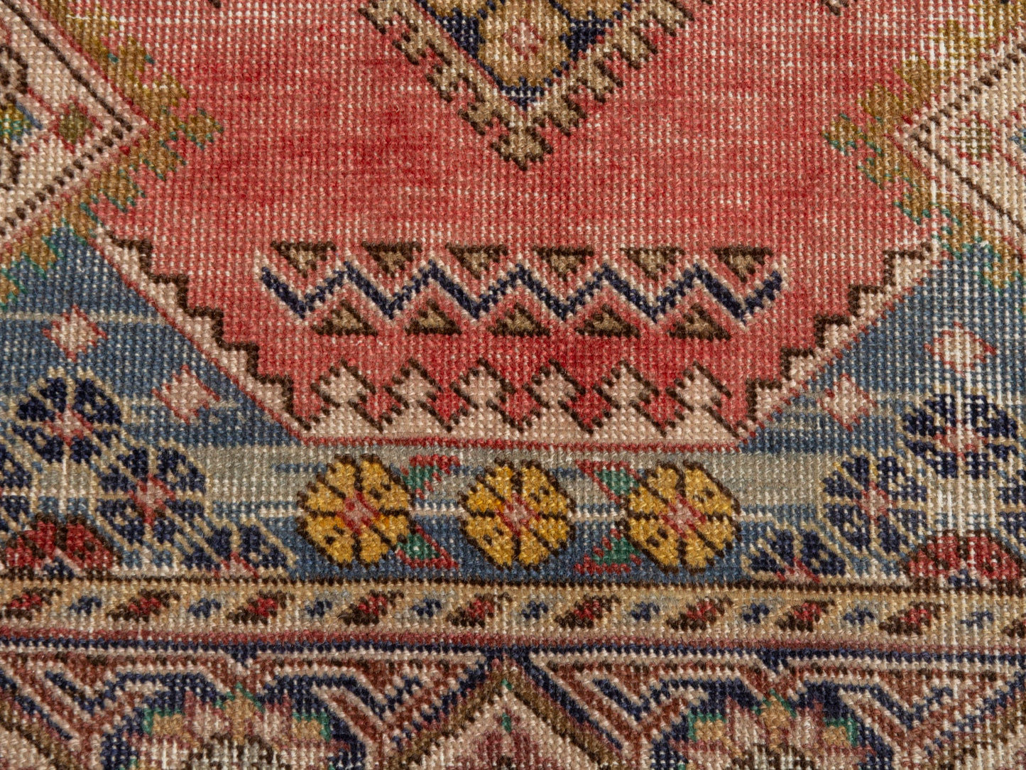 CAN_4629 - 4'1" x 5'11"