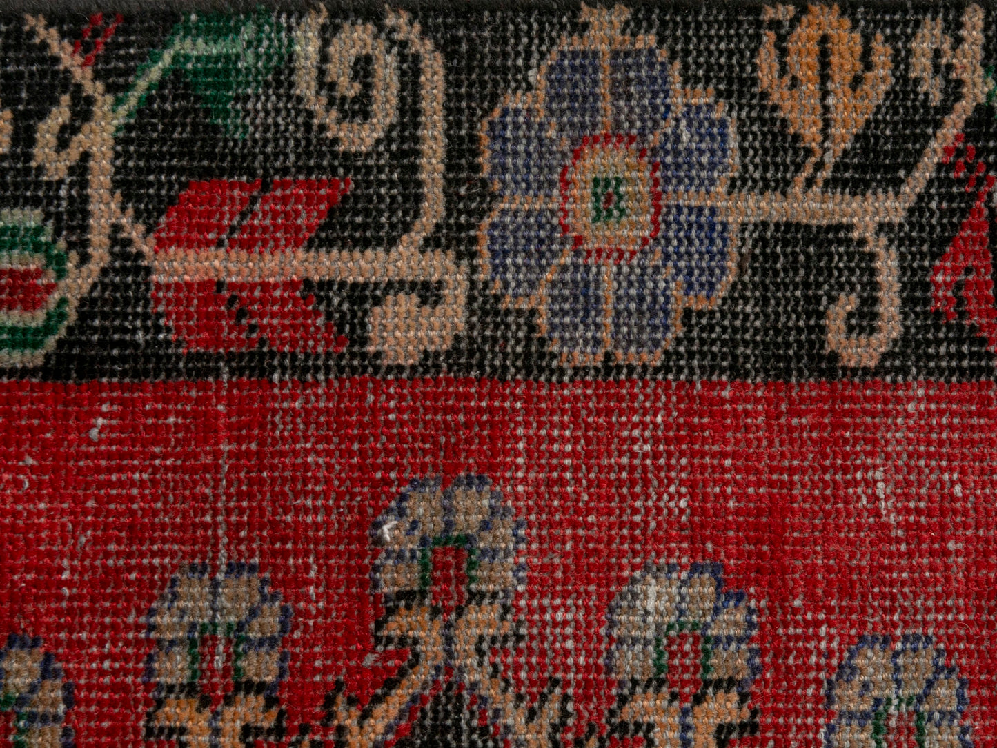 CAN_4631 - 3'7" x 7'3"