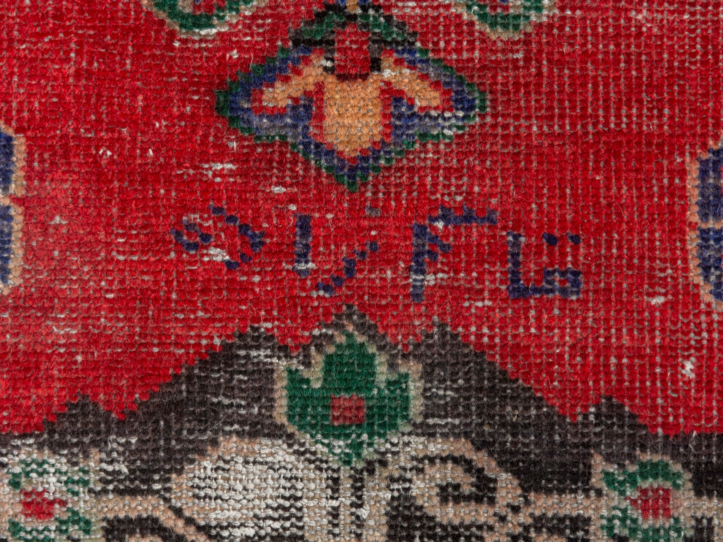 CAN_4631 - 3'7" x 7'3"