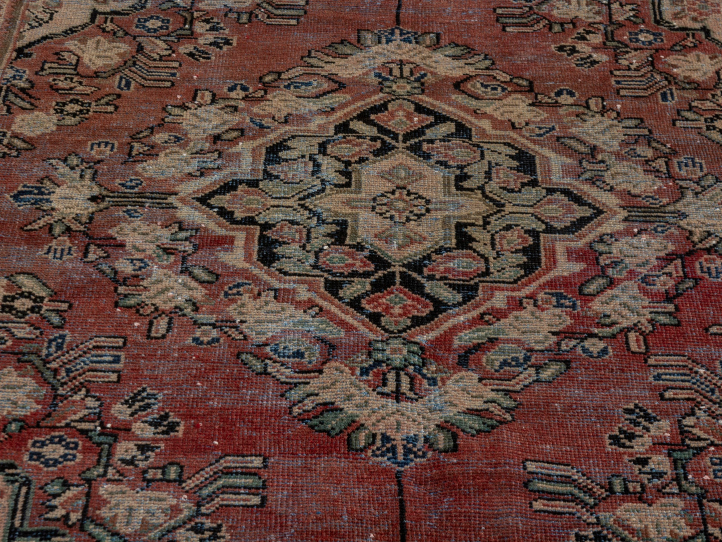 CAN_4639 - 3'7" x 5'8"