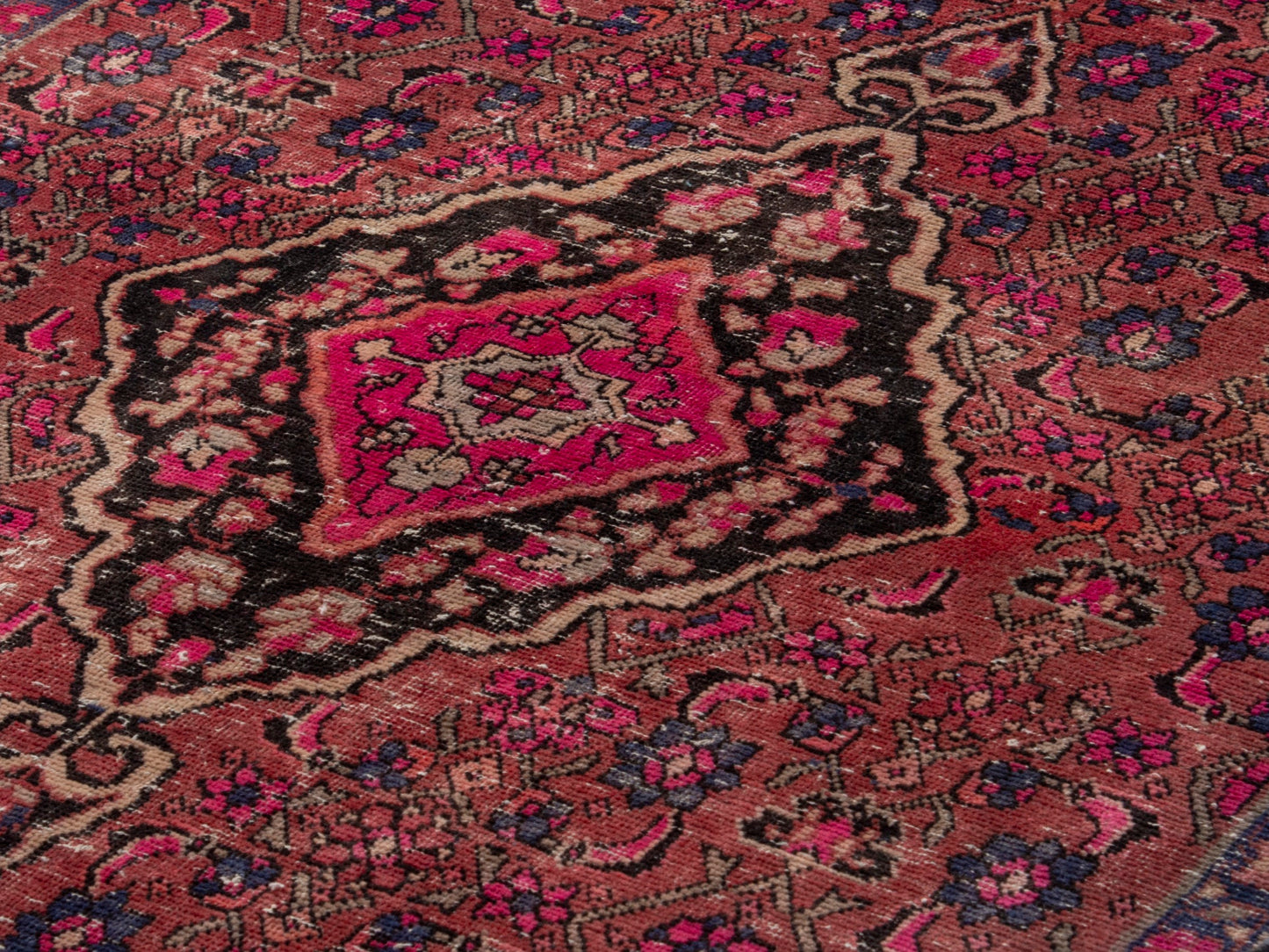 CAN_4643 - 3'9" x 5'6"