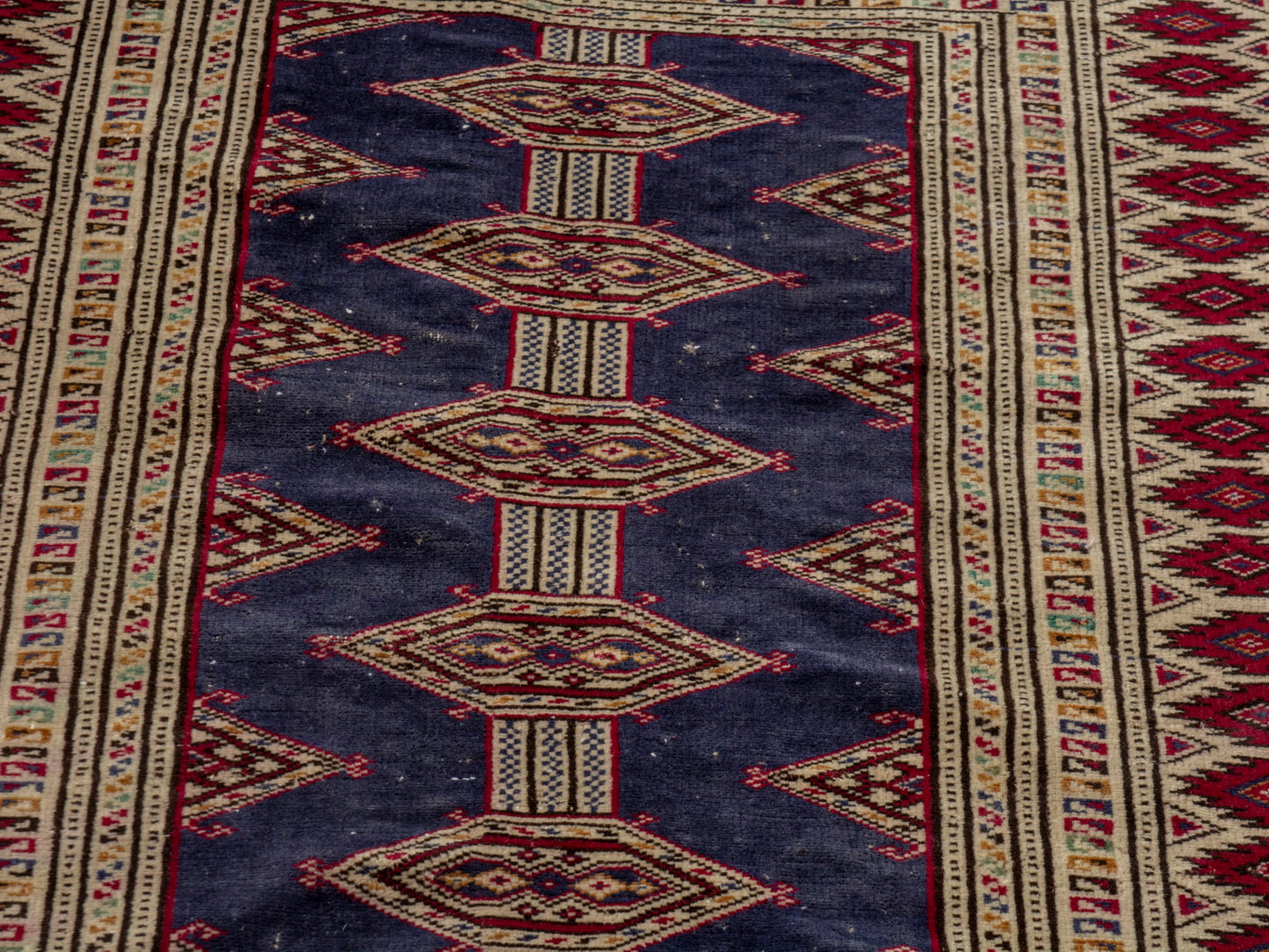 CAN_4644 - 2'5" x 3'7"