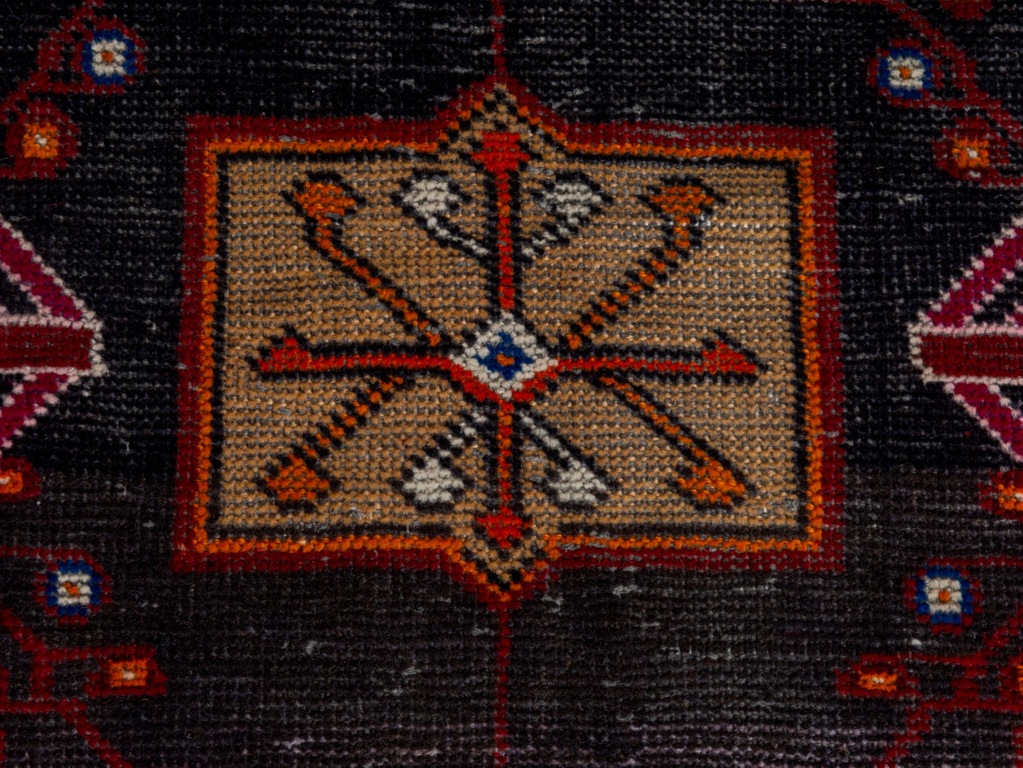 CAN_4668 - 3'10" x 6'7"