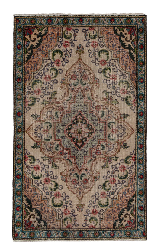 CAN_4677 - 2'9" x 4'8"