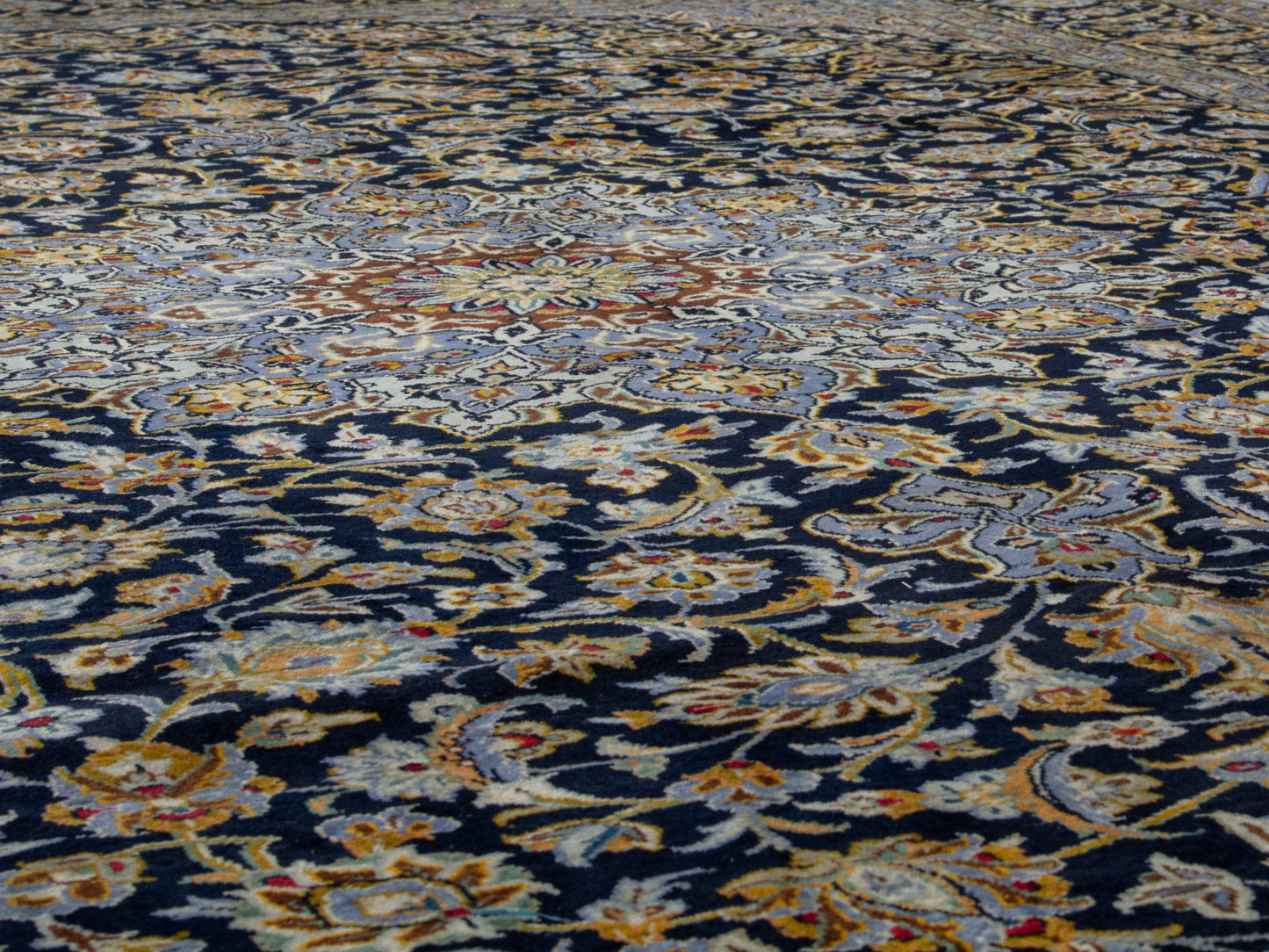 CAN_4702 - 9'11" x 13'5"