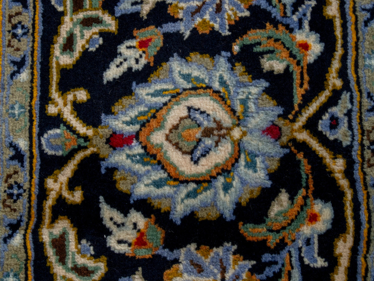CAN_4702 - 9'11" x 13'5"