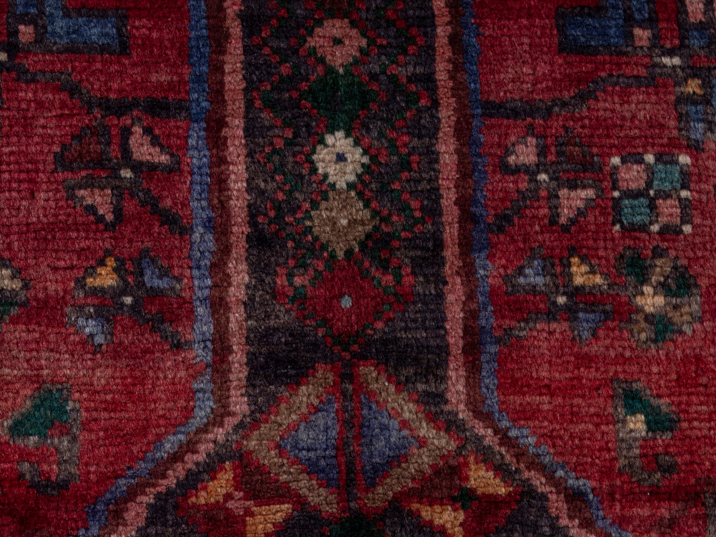 CAN_4780 - 5'1" x 9'10"