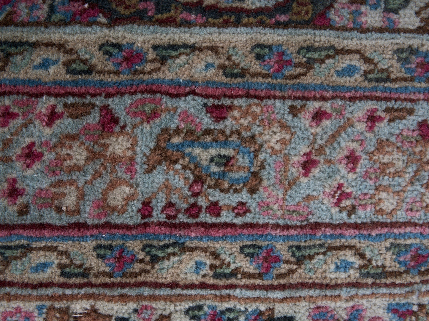 XL293 - 9'1" x 12'4"