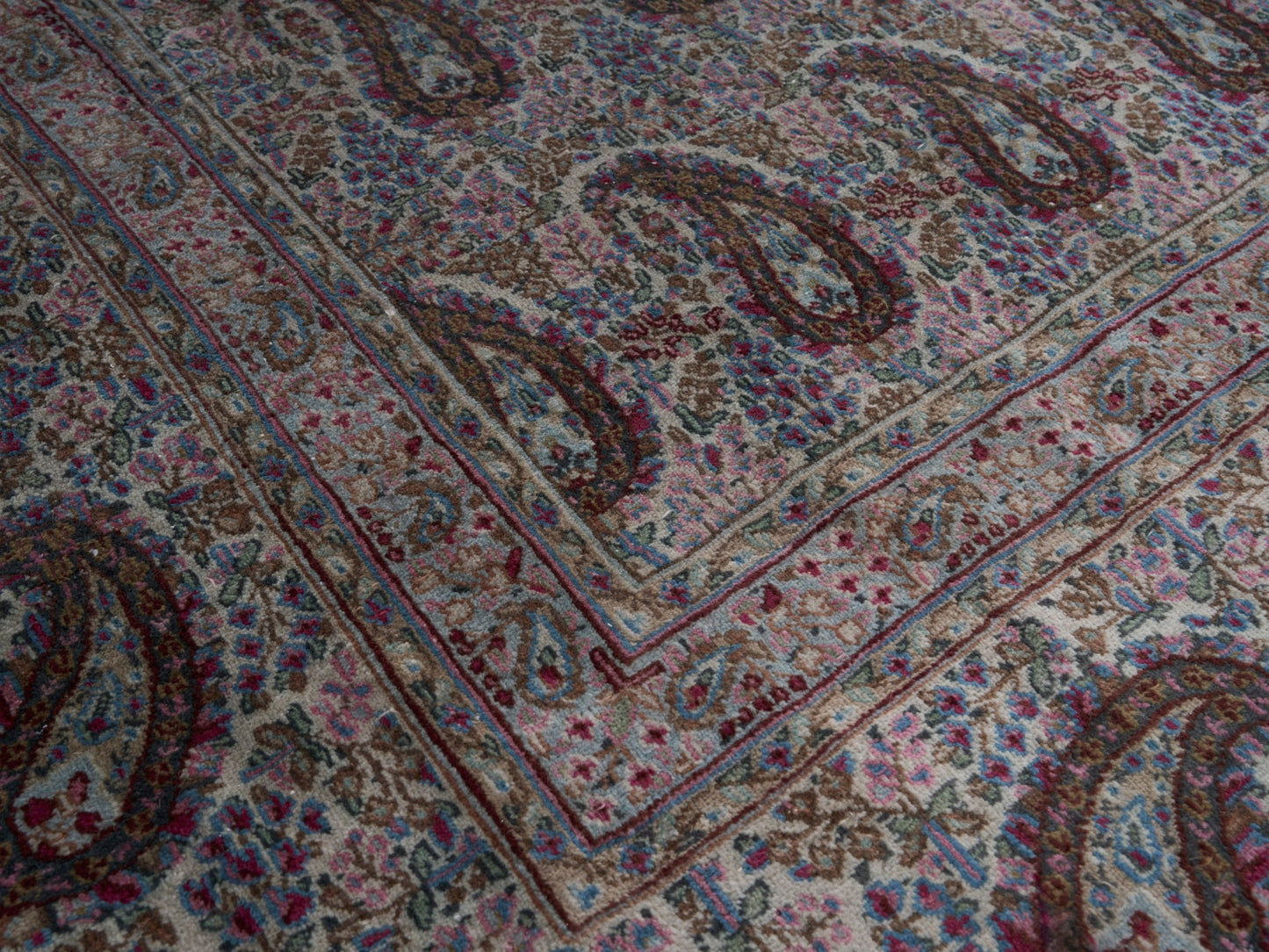 XL293 - 9'1" x 12'4"