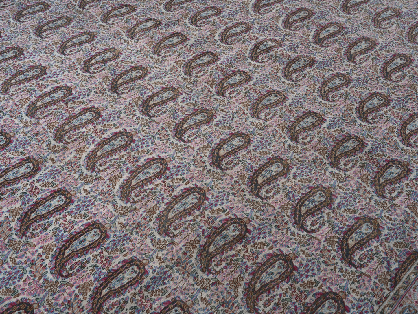 XL293 - 9'1" x 12'4"