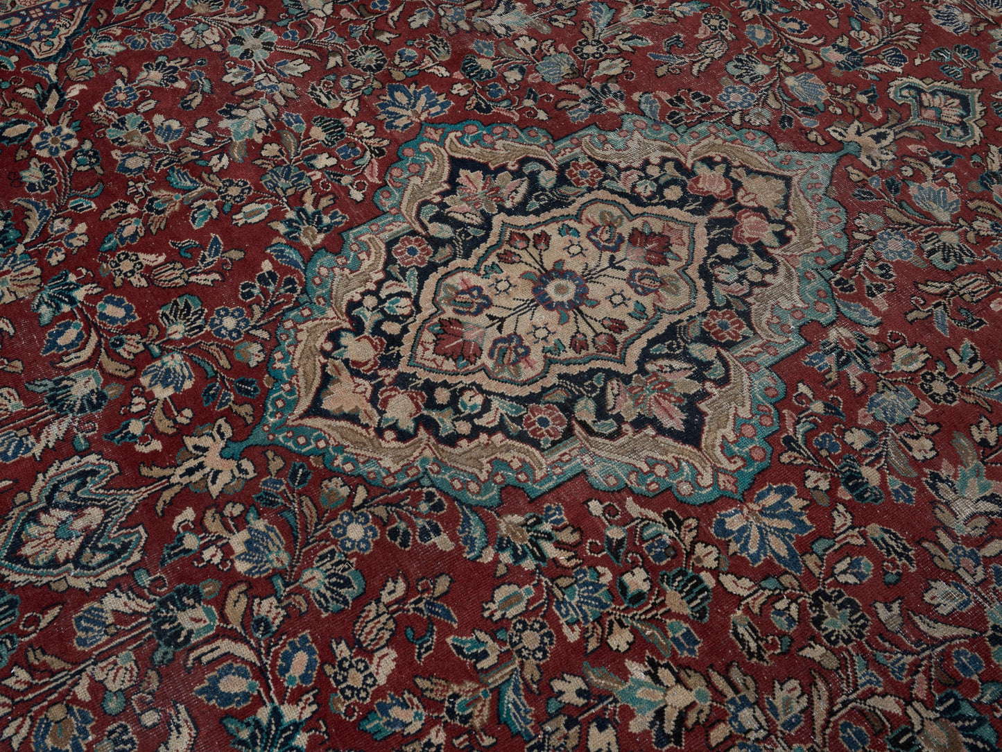 XL257 - 9' x 12'6"