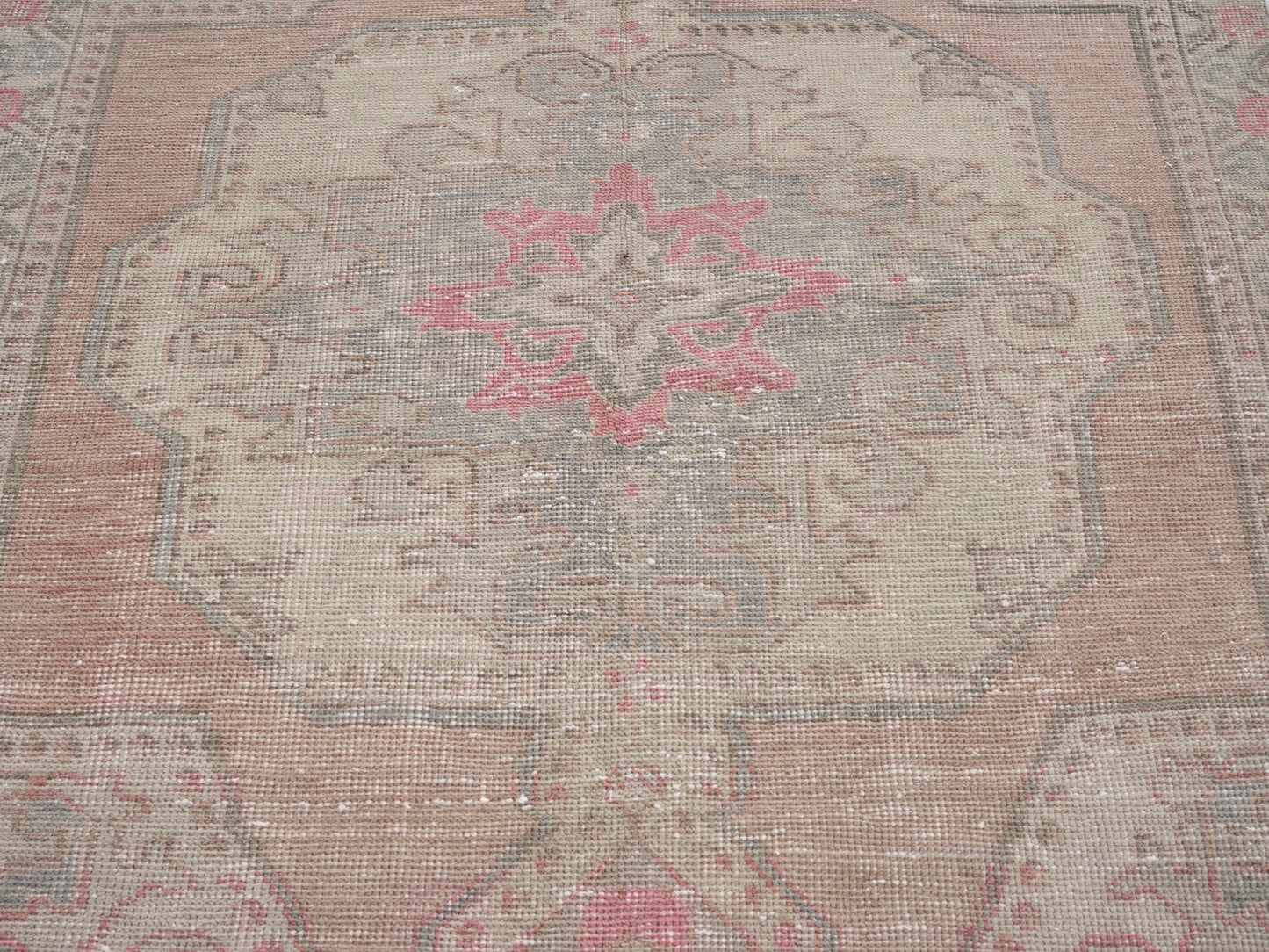 7012 - 4' x 7'2"