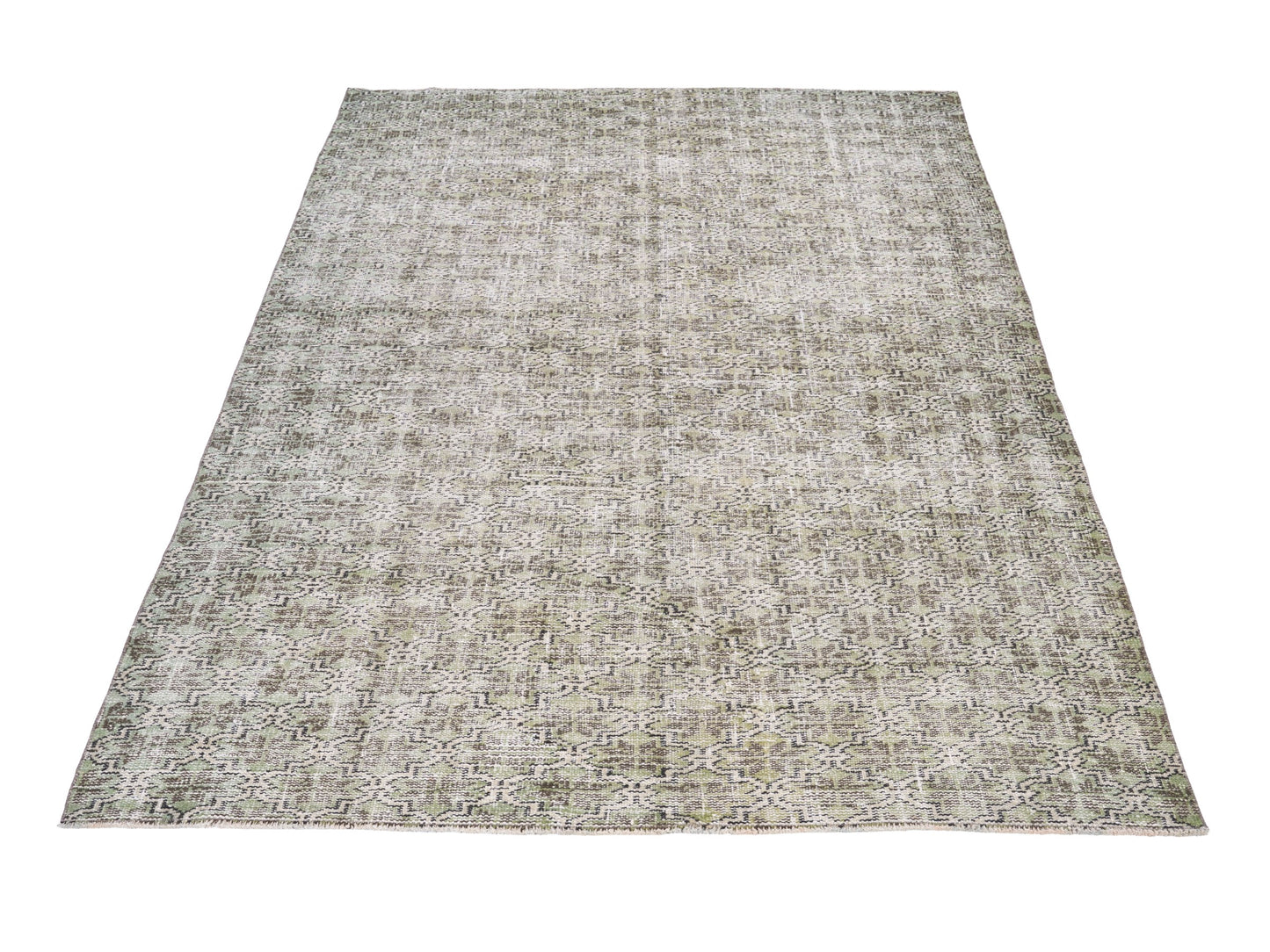 3303 - 5'9" x 9'