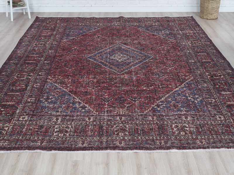 XL123 - 8'11" x 12'2"