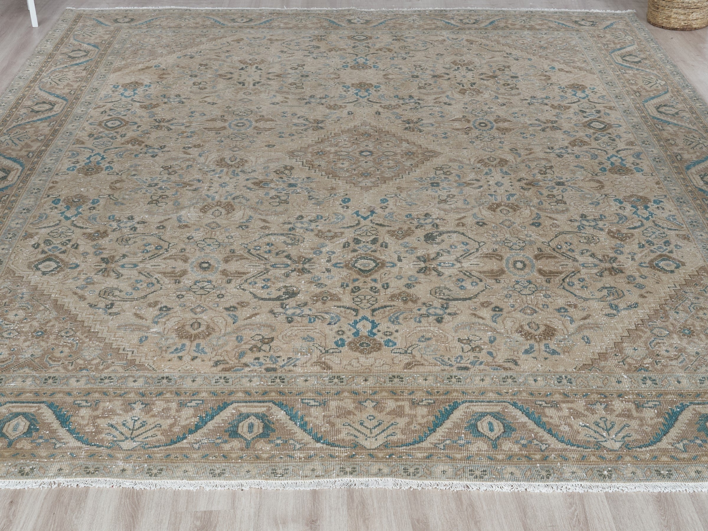 XL130 - Turkish Vintage Area Rug (9'10