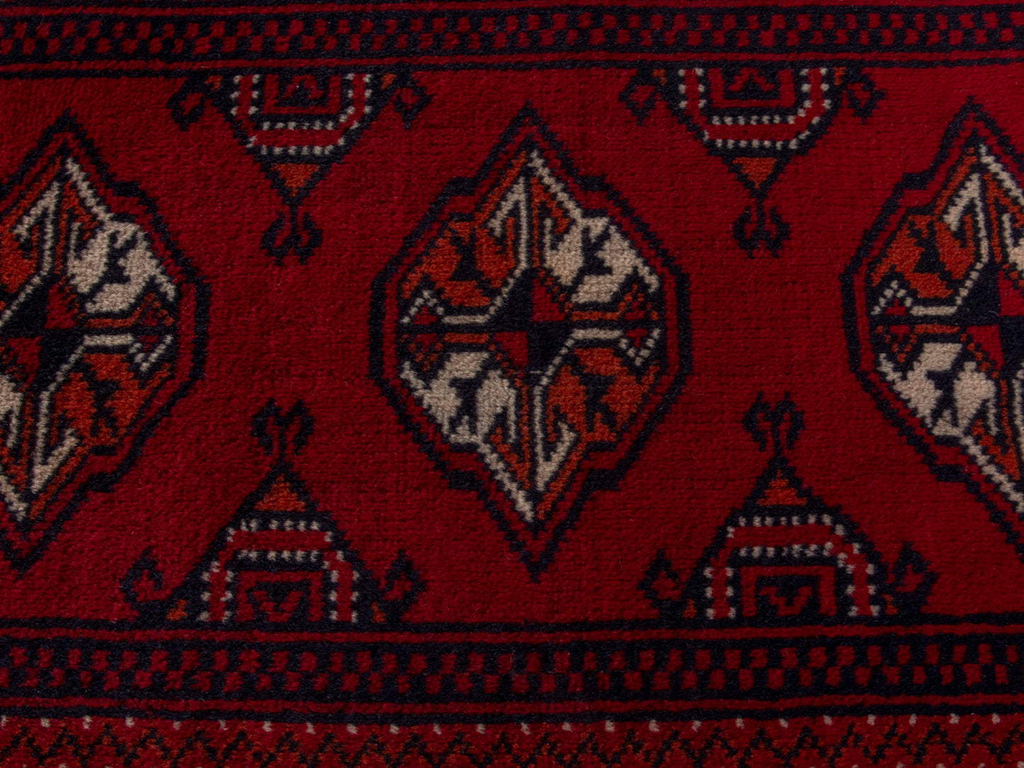 CAN_4811 - 2'2" x 2'11"