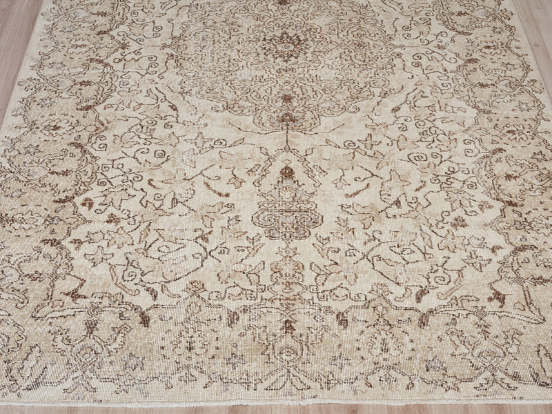 Blossom - 5'10" x 9'7"