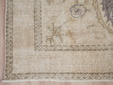 Hafsa - 6'9" x 10'