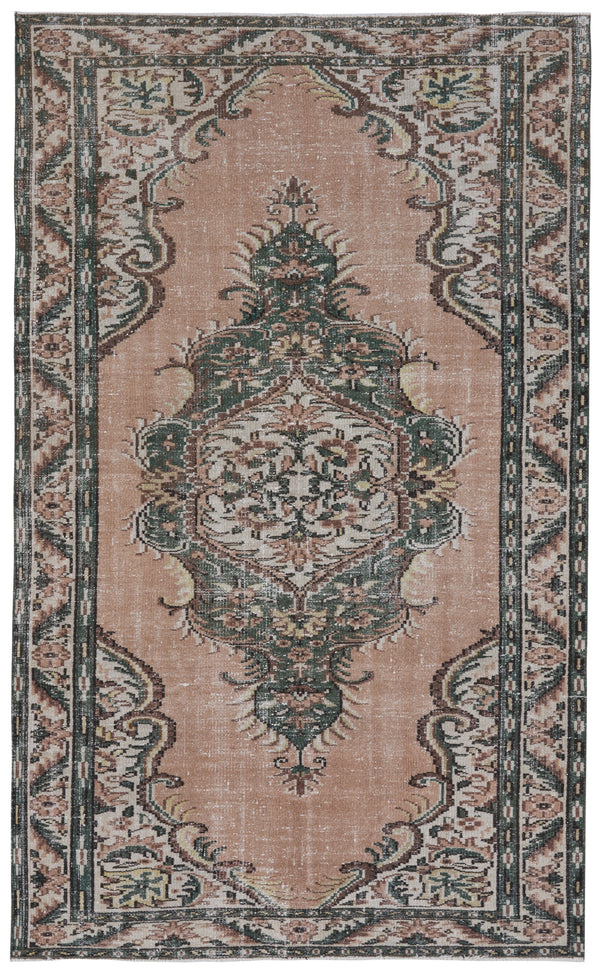 Lucien - 5'1" x 8'2"