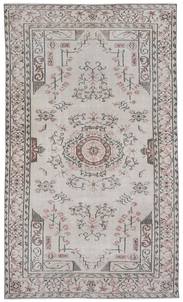 Khadija - 4'8" x 8'2"