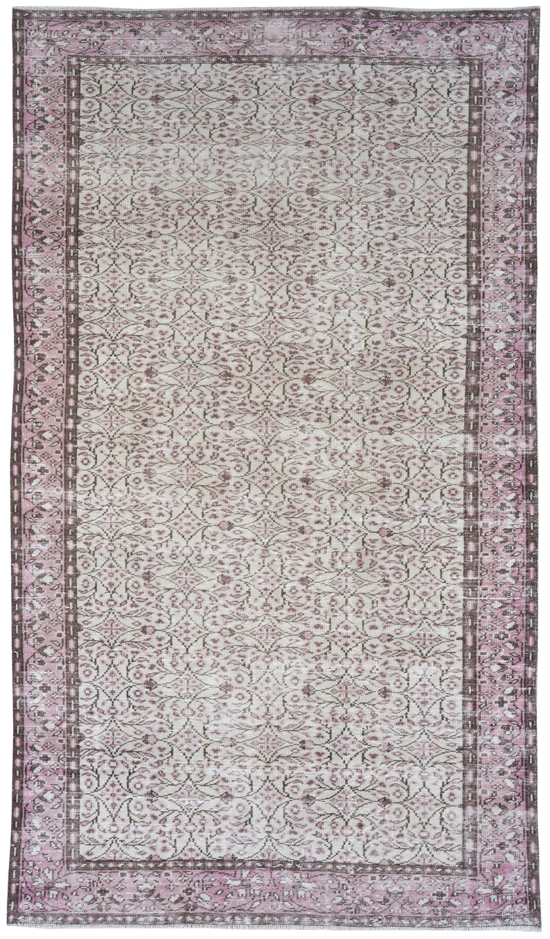 Aaleyah - 5'10" x 10'4"