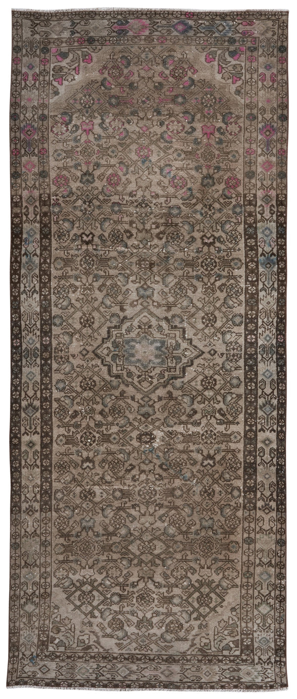 Leylah - 3'7" x 8'9"