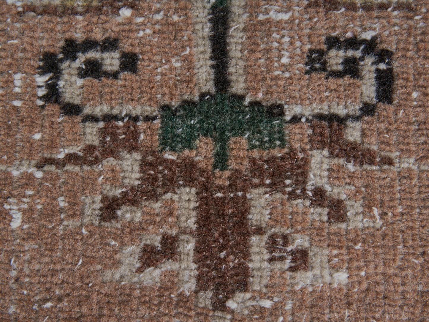 1043 - 5'1" x 8'2"
